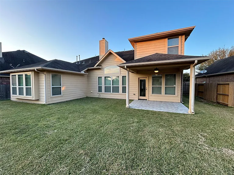 7936 Lake Commons Dr — Photo 29