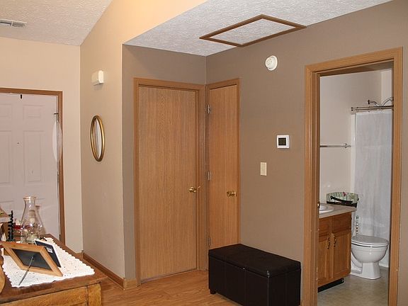 4th image of 388 Blakely Dr