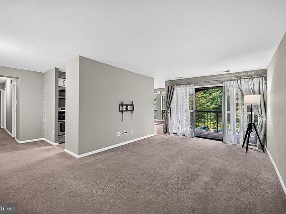 4th image of 11252 Chestnut Grove Sq APT 248