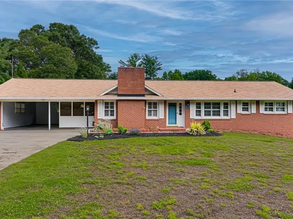 246 Sinkland Dr, Winston Salem, NC 27127