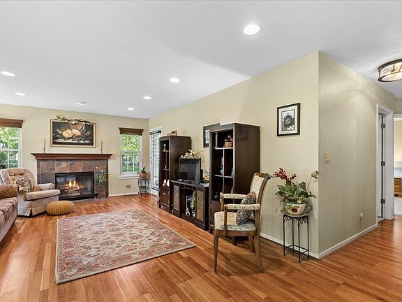 4th image of 1230 S Wellington Ct