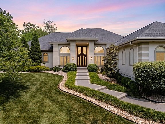 2nd image of 720 Valhalla Ln