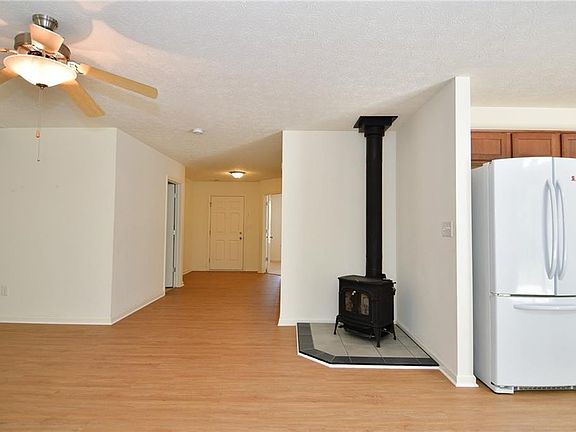 5th image of 1557 Rosewood Dr