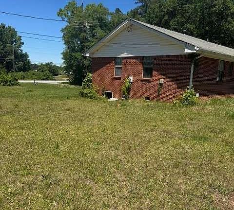 3rd image of 8176 Ridge Rd