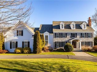 10 Stockbridge Dr, Avon, CT 06001