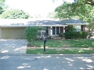 536 Golfwood Dr, Ballwin, MO