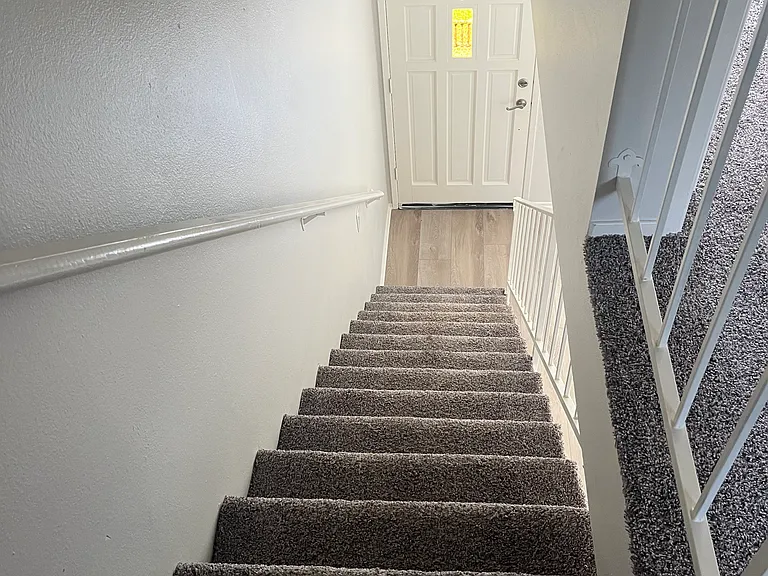 1001 E Cypress Ave — Photo 9