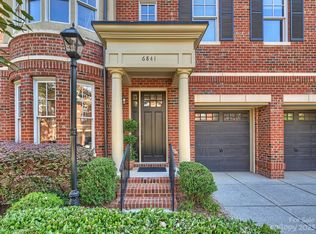 6841 Louisburg Square Ln, Charlotte, NC 28210