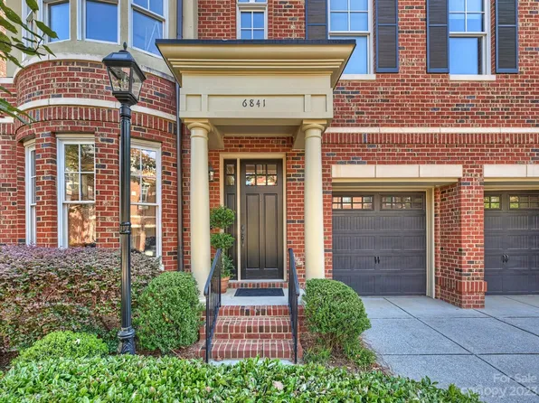 6841 Louisburg Square Ln, Charlotte, NC 28210