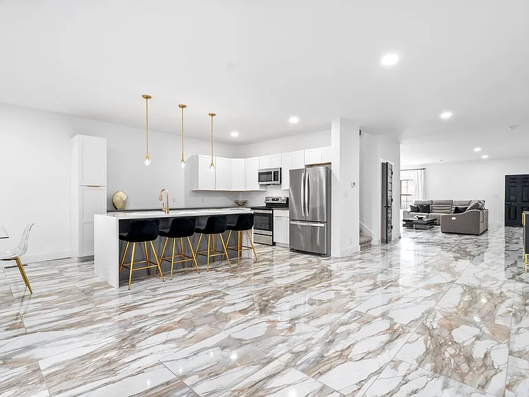 416 Franklin St — Photo 1