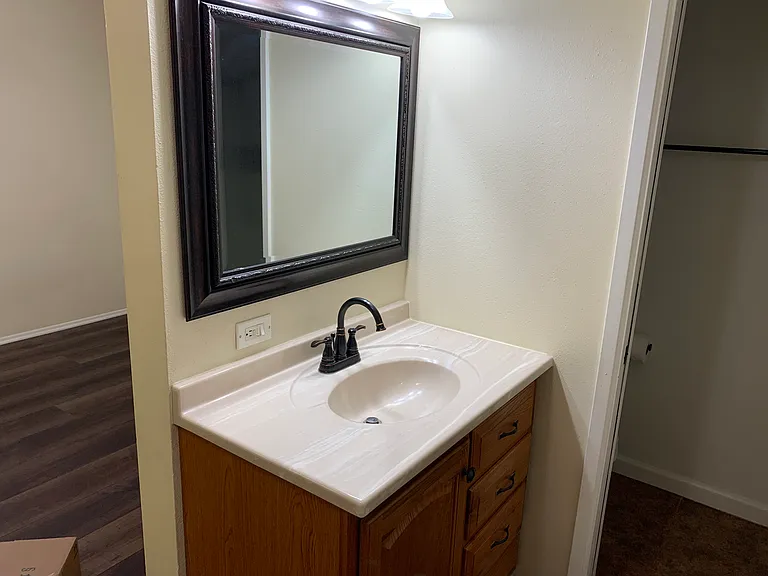 Master Vanity