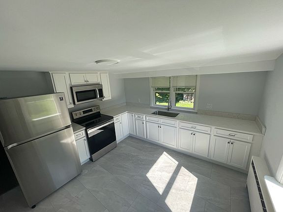 2nd image of 24 Tulip Ln #C
