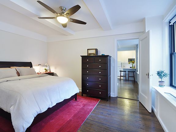 4th image of 308 E 79th St APT 4H