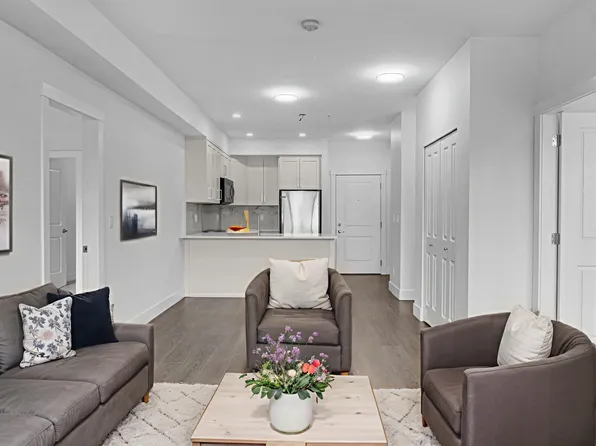 9983 Barnston Dr E #204, Surrey, BC V4N 6T3