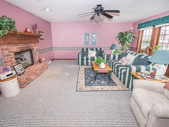 3rd image of 2249 Breezewood Dr