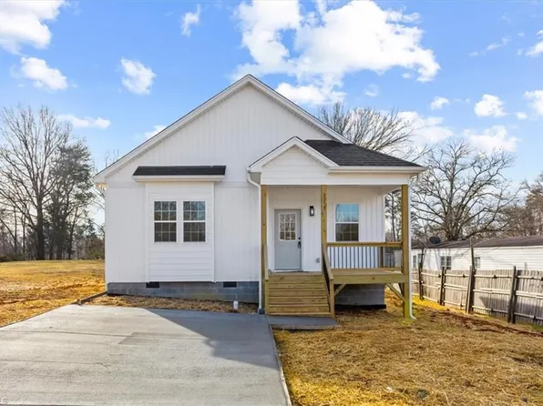 713 New Jersey Ave, Burlington, NC 27217