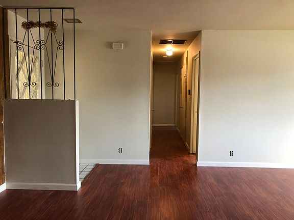 5th image of 872 Gallatin Dr APT 1