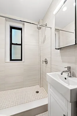 Rented by Metropolitan Equities | media 2