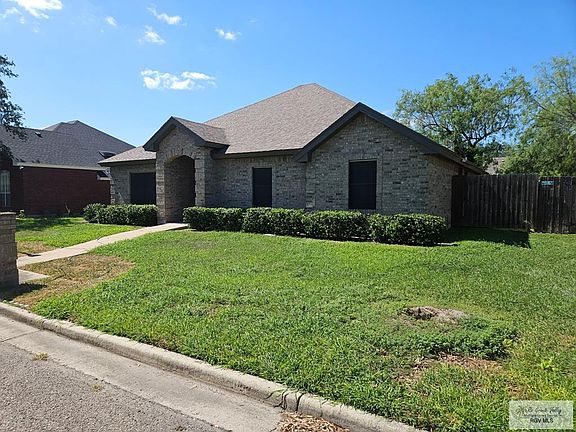3rd image of 421 Jennifer Ct