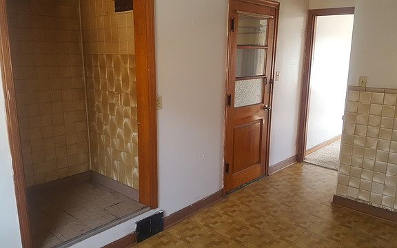 4th image of 822 Bunker St