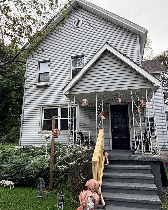 60 Canaan St