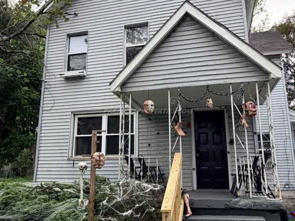 60 Canaan St, Carbondale, PA 18407