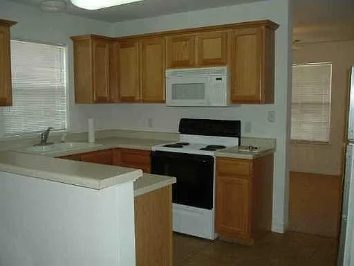 2 bed, 1.5 bath, 1020 sqft, $1,500 — Photo 4