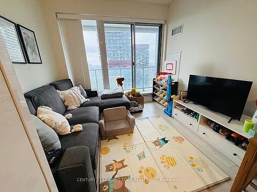 2221 Yonge St #2810 Photo 1