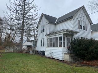 345 N Perry St, Johnstown, NY 12095
