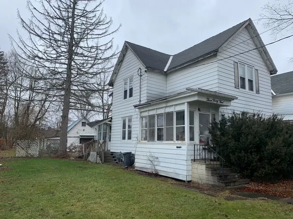 345 N Perry St, Johnstown, NY 12095