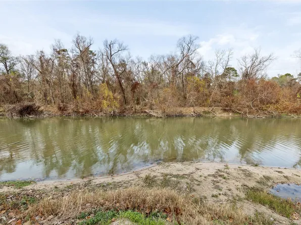 239 Fishermans Trl, Huntsville, TX 77320