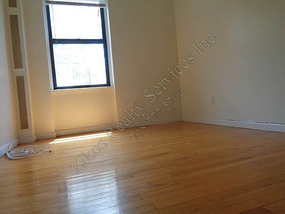 4th image of 2106 35th St #3D