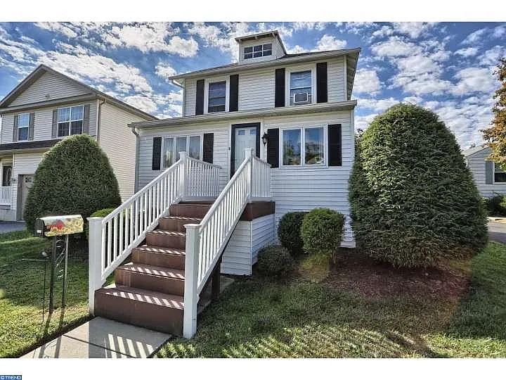 2224 Lincoln Ave photo 1