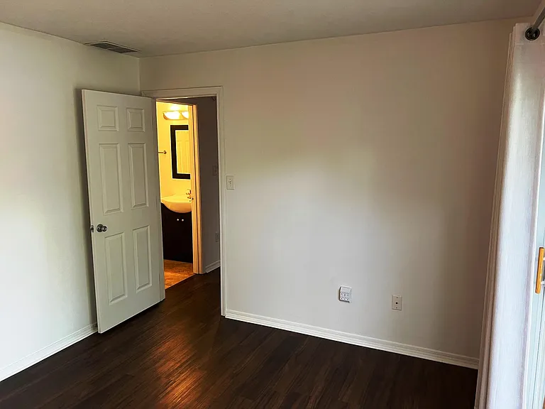 1302 S College Mall Rd — Photo 10