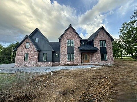1st image of 425 Burgess Rd