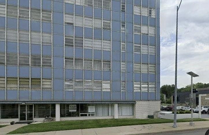 1st image of 333 W Meyer Blvd APT 909