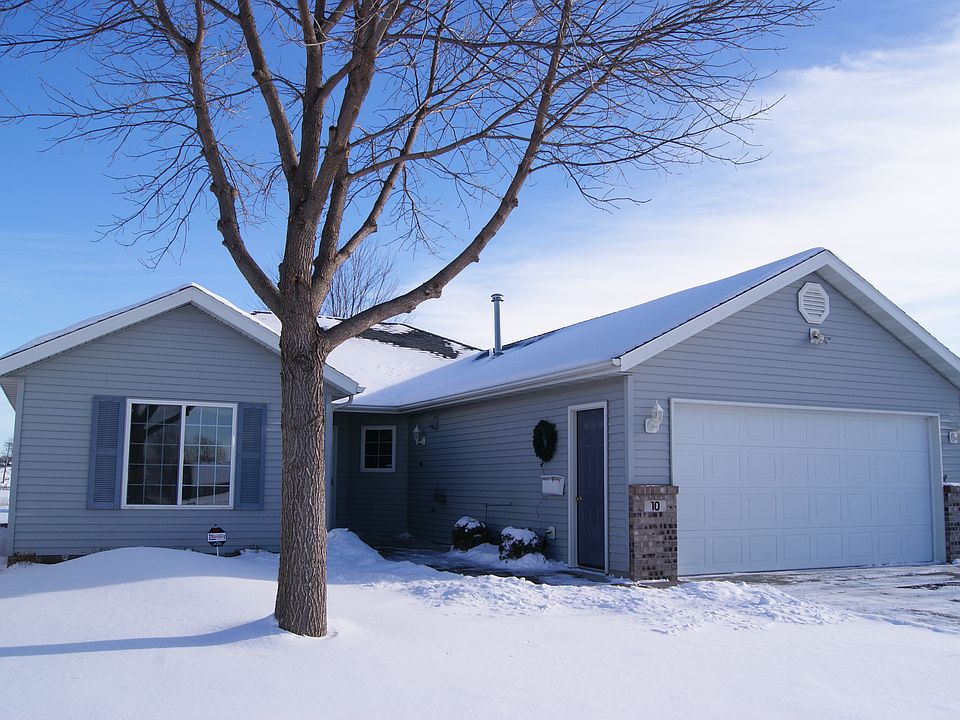 1st image of 10 Willow Creek Dr