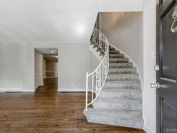 2nd image of 3016 Waddington Dr