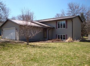 600 Park Island Dr SW, Hutchinson, MN 55350