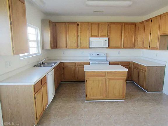 2nd image of 601 Potomac Ave