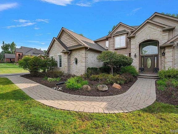 4th image of 4875 Green Meadow Ln