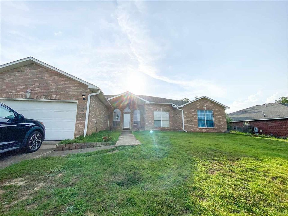 1st image of 2605 Youngwood Ln