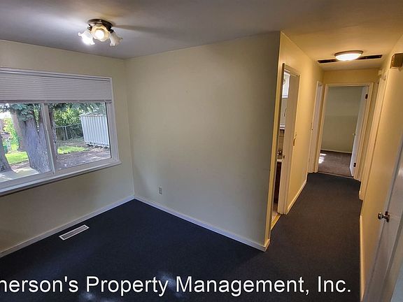 3rd image of 943 165th Ave SE