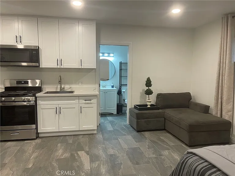 3062 Monroe St — Photo 4