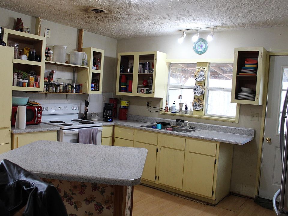 693 County Road 555a, Tecumseh, MO 65760 Zillow