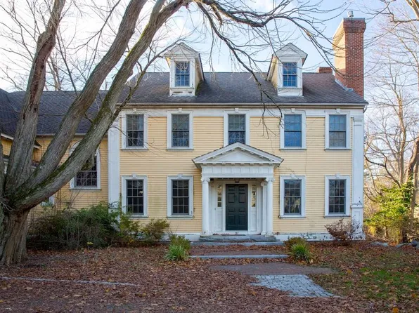 197 Rumstick Rd, Barrington, RI 02806