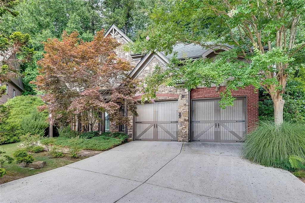 6 bed, 3662 sqft, $4,700 — Photo 1