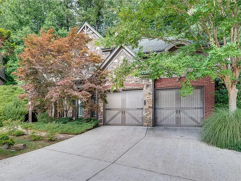 240 Lullwater Ct — Photo 1