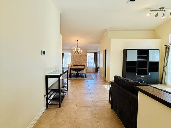 4th image of 8212 Arch Bay Ln