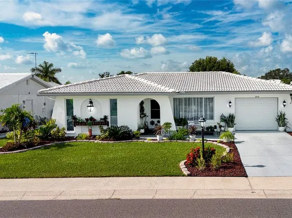 3906 Chinaberry Rd, Bradenton, FL 34208